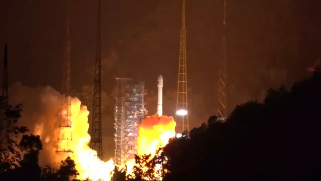 Китай успешно запустил испытательный спутник