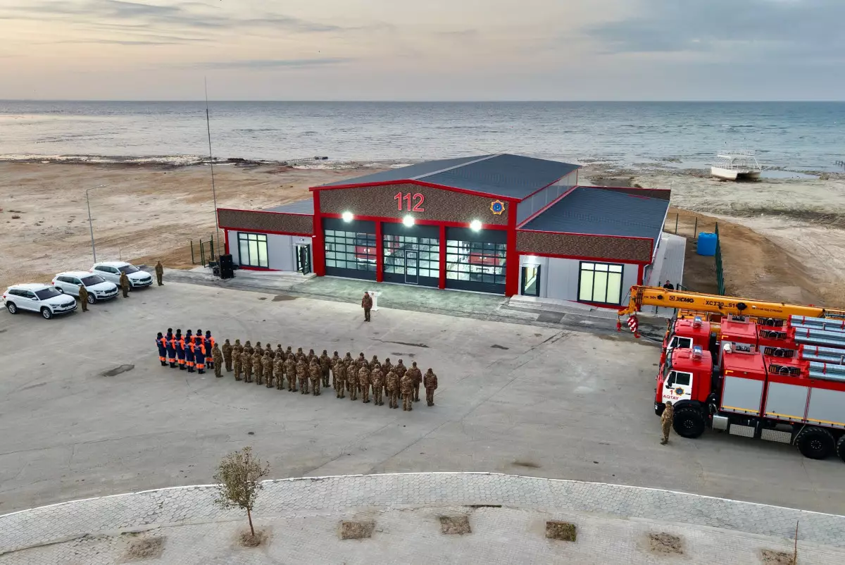 Глава МЧС открыл на побережье Каспия новую пожарно-спасательную часть