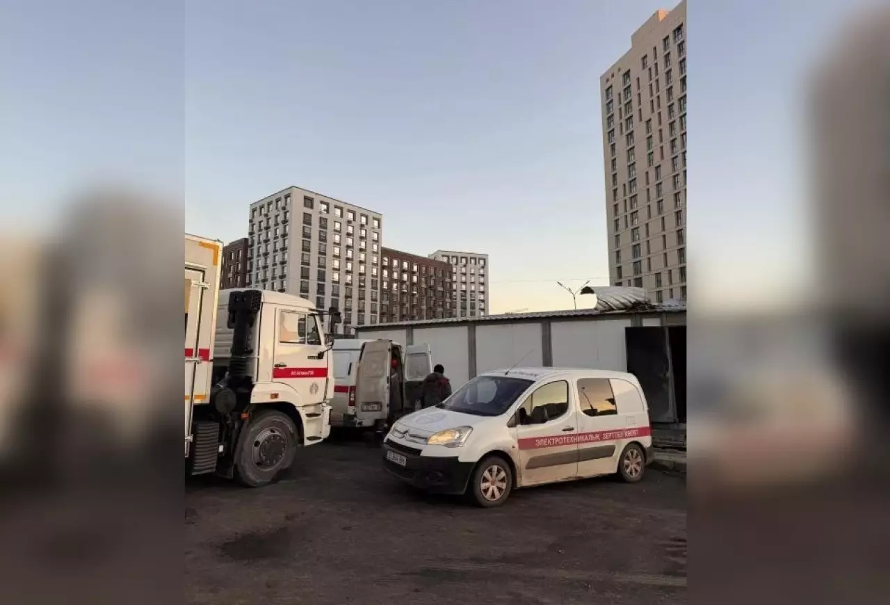 Семь жилых комплексов Астаны остались без света из-за аварии на подстанции