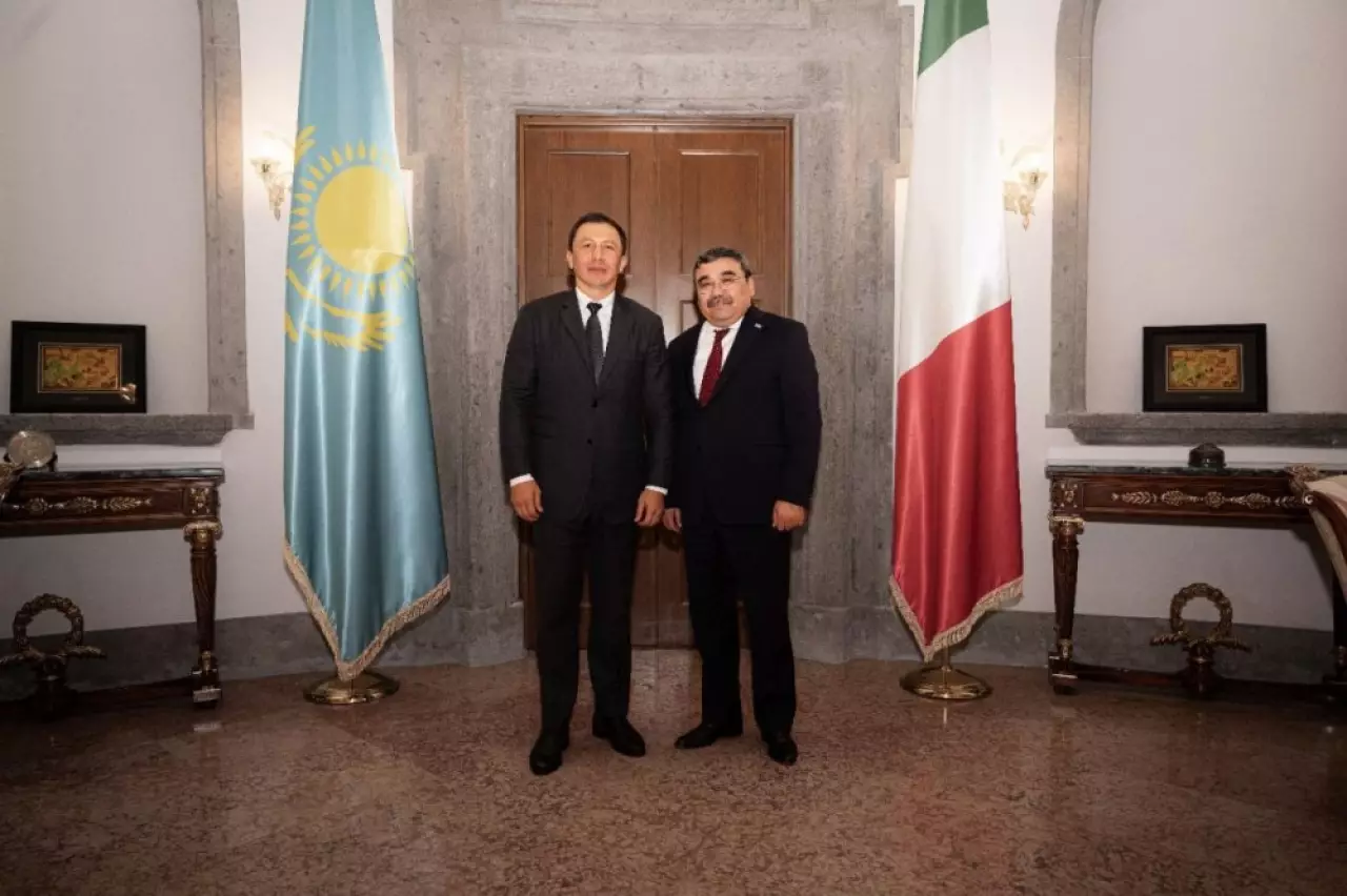 Геннадий Головкин встретился с послом Казахстана в Италии