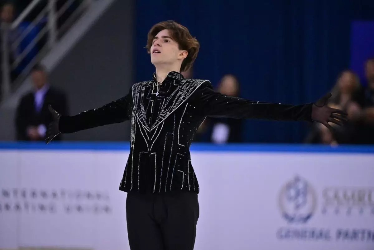 Казахстанский фигурист Михаил Шайдоров вышел в финал Гран-при