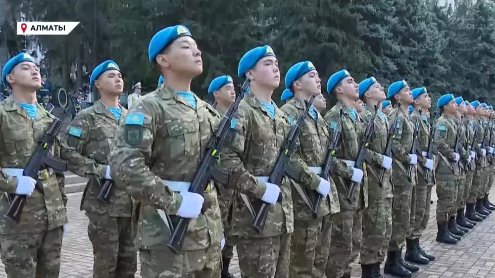 Новобранцы президентского полка “Батыр“ приняли присягу