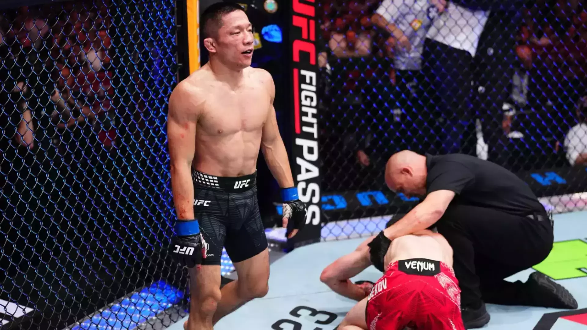 Возвращение легенды ММА обернулось историческим финишем Уланбекова