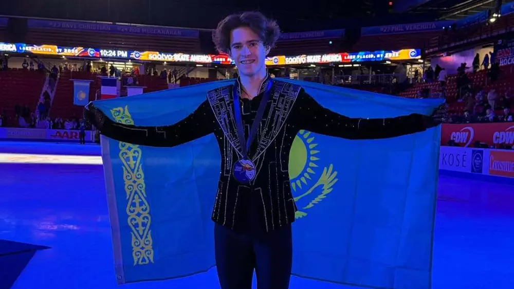 Казахстанский фигурист Михаил Шайдоров пробился в финал Гран-при