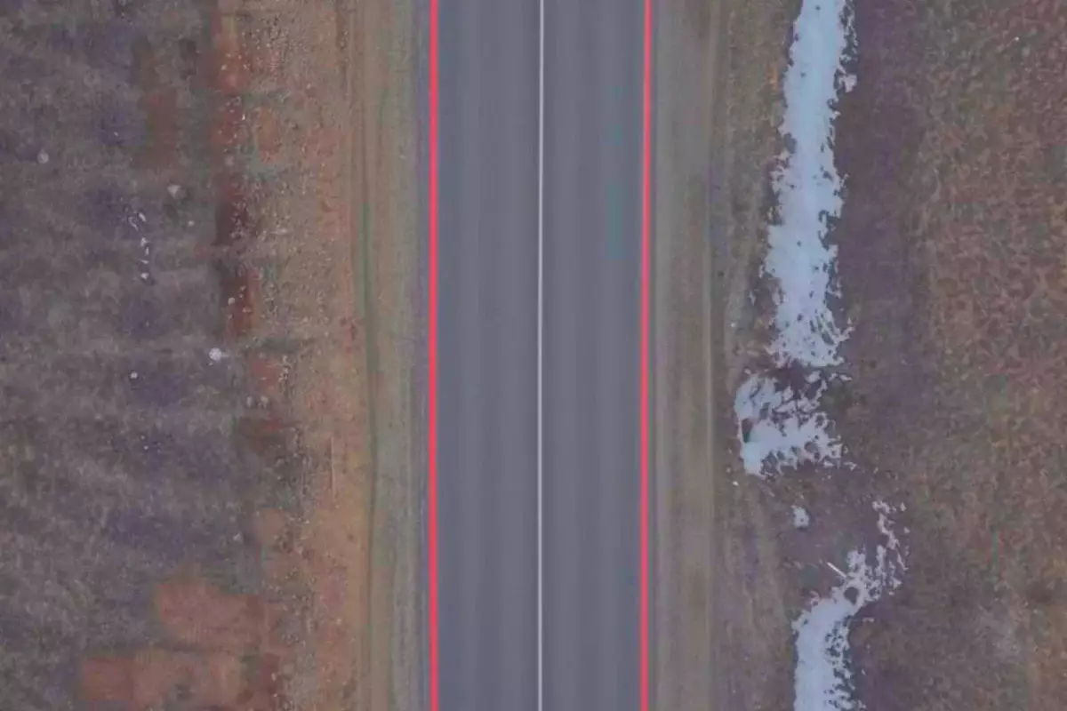 На опасных участках дорог Казахстана появились красные сигнальные полосы (ВИДЕО)