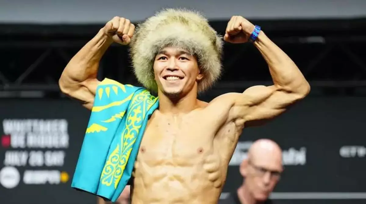 Казахстанский боец ворвался в топ-лидеров UFC