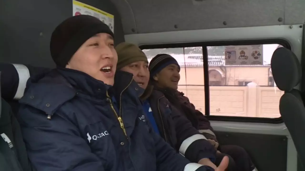 Слесарь газовой службы вдохновляет коллег своим пением