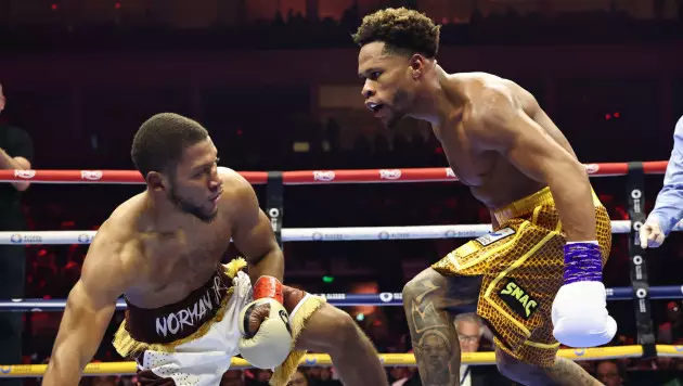 Небитый обидчик Ломаченко победил чемпиона и выиграл титул в новом весе