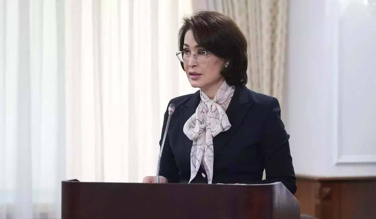 Глава Минздрава Акмарал Альназарова обратилась к работникам скорой помощи