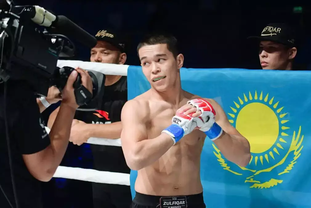 Казахстанец Асу Алмабаев одержал шестую победу в UFC