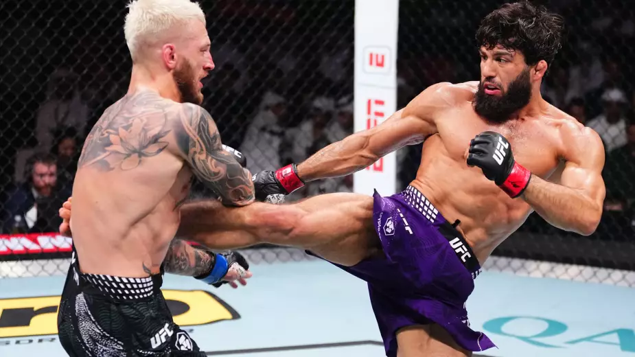 Царукян получил бонус от UFC за досрочную победу