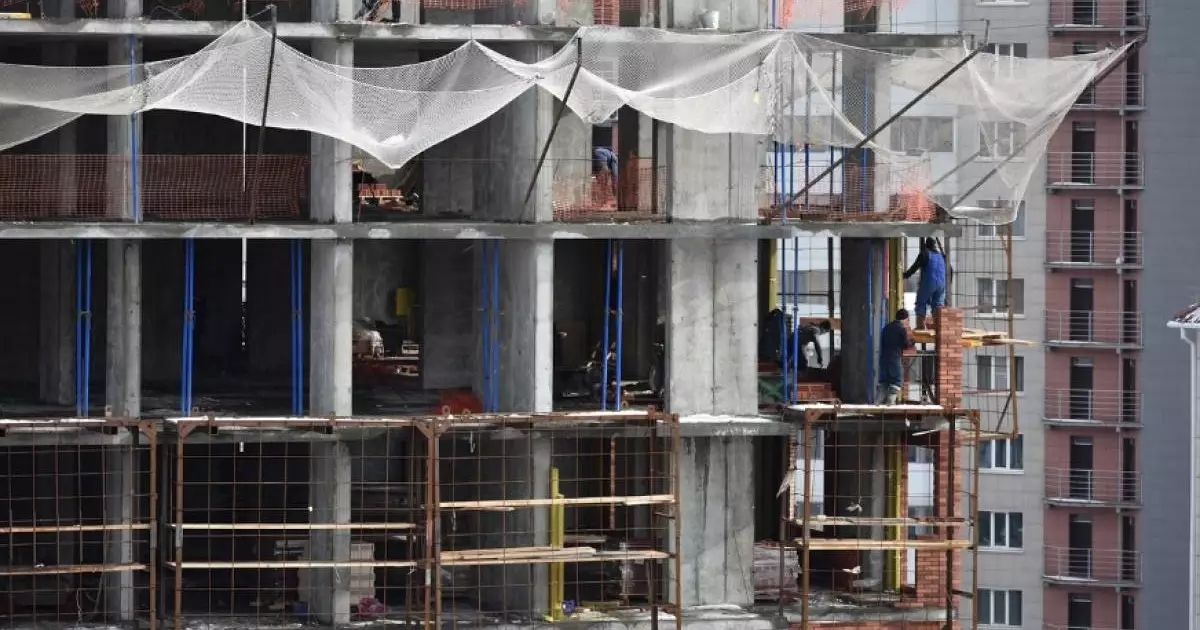  Астанада құрылысшылар бесінші қабаттан құлап кетті 