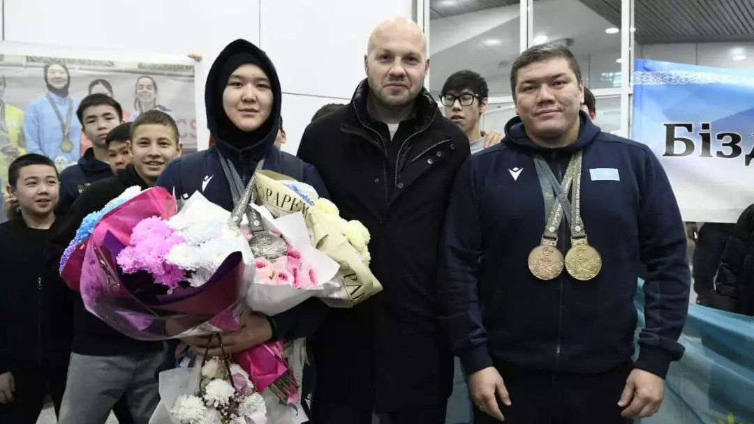 Жапонияда ел намысын қорғаған елордалық спортшылар елге оралды