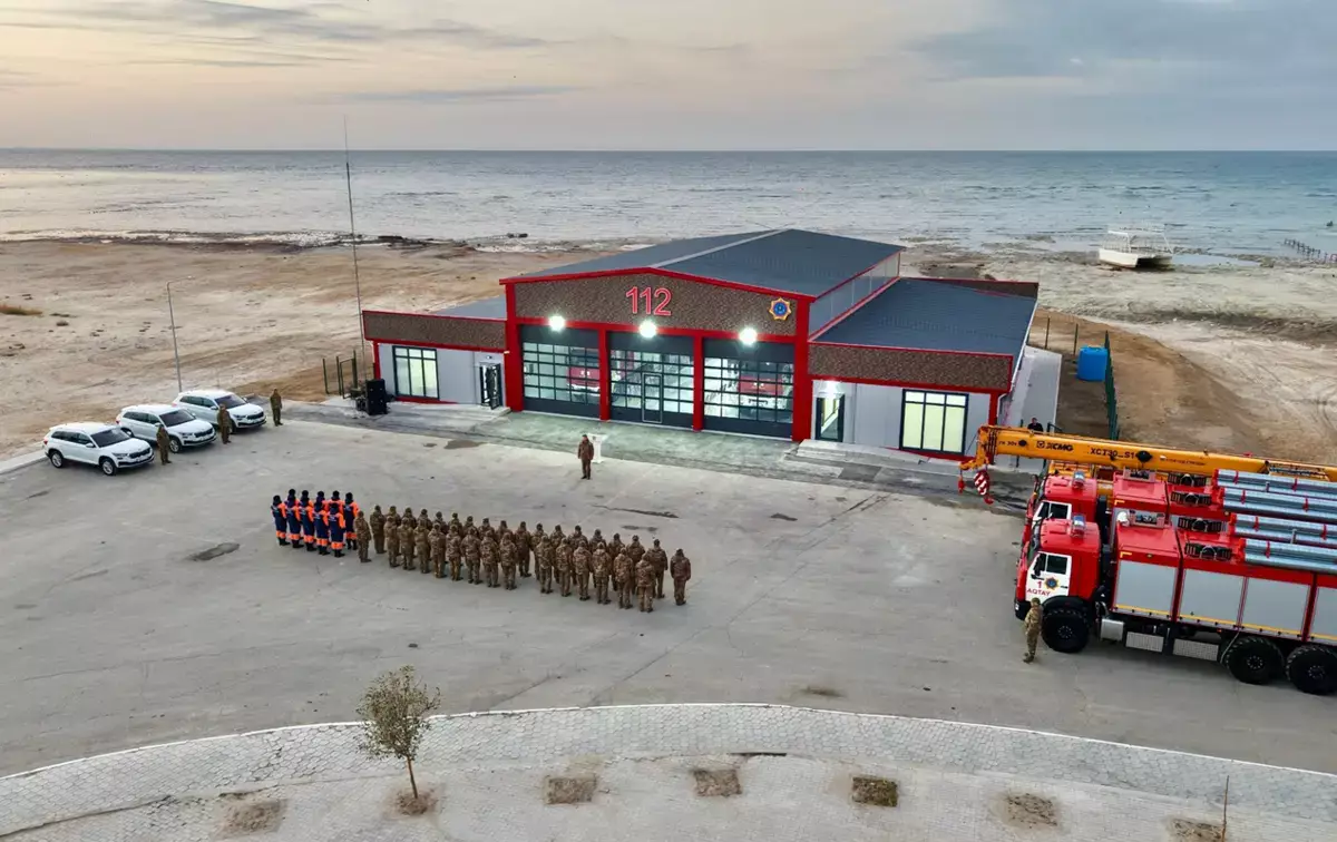 Глава МЧС открыл на побережье Каспия новую пожарно-спасательную часть - новости на Lada.kz 23.11.2025