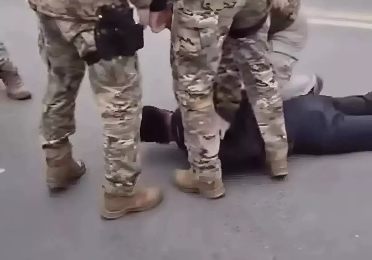 Автодуэль в Атырау закончилась ранением и задержанием