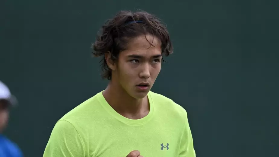 Омарханов выиграл первый взрослый трофей в теннисе