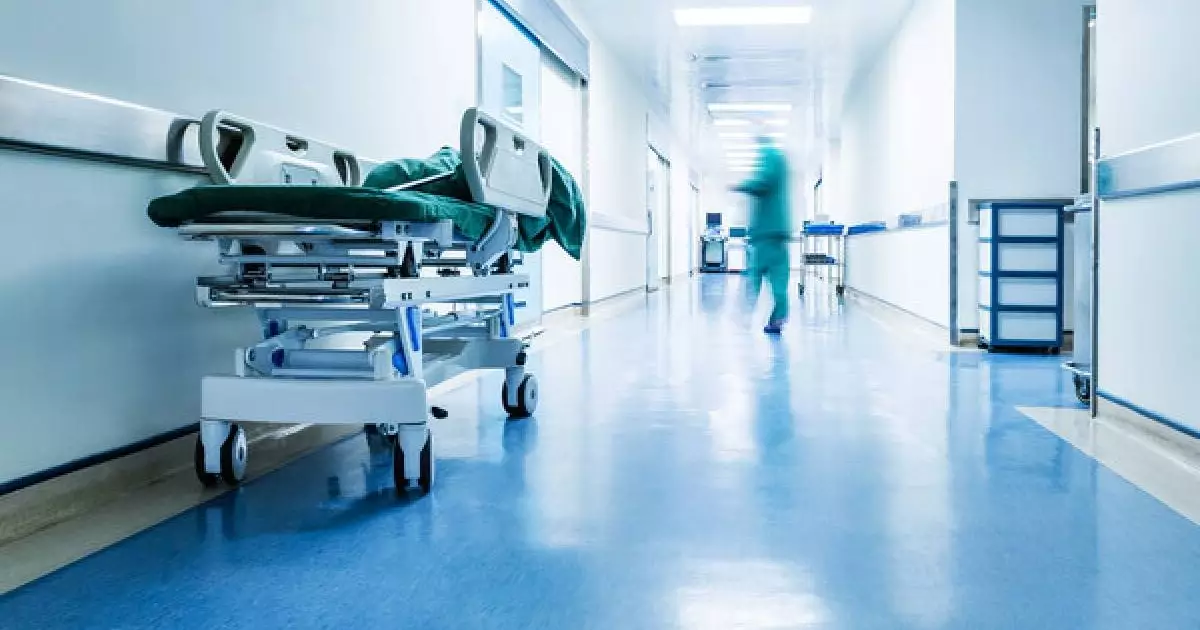  Мұғалім кешіккен оқушыны 100 рет отырып-тұрғызды: Бала бірден есінен танып, ауруханада көз жұмды (ВИДЕО) 