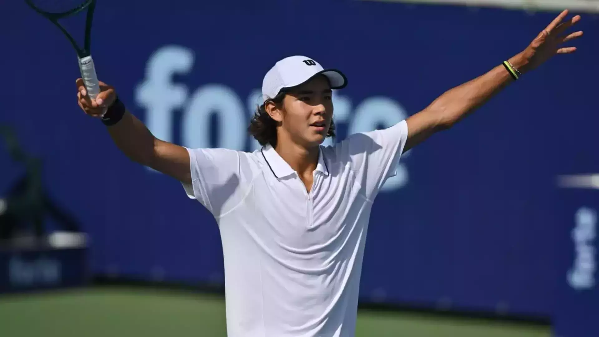 Омарханов взял дебютный титул в проф-туре ITF