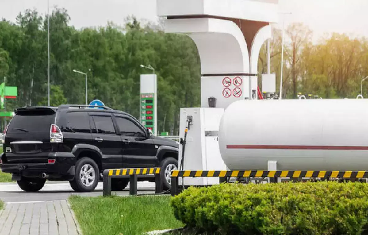 Почему джипы в Казахстане заправляются автогазом по социальным ценам, а баллоны для дома - роскошь - новости на Lada.kz 23.11.2025