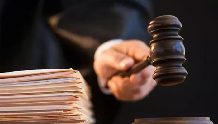 Суд вынес решение в отношении казахстанки, выбросившей детей из окна