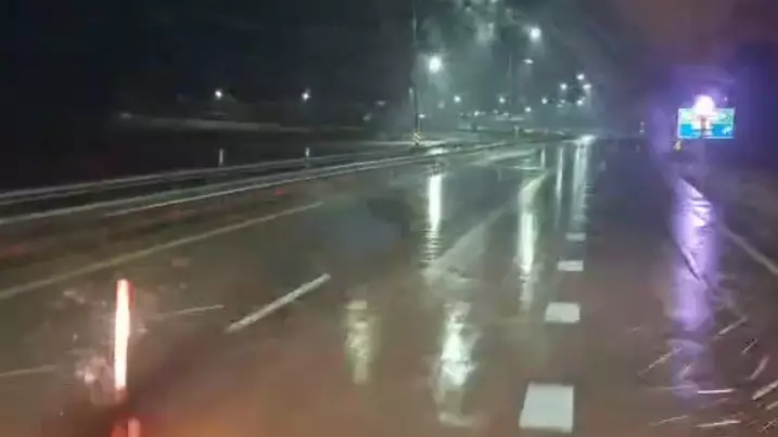 Қар аралас жаңбыр жол қозғалысын қиындатады