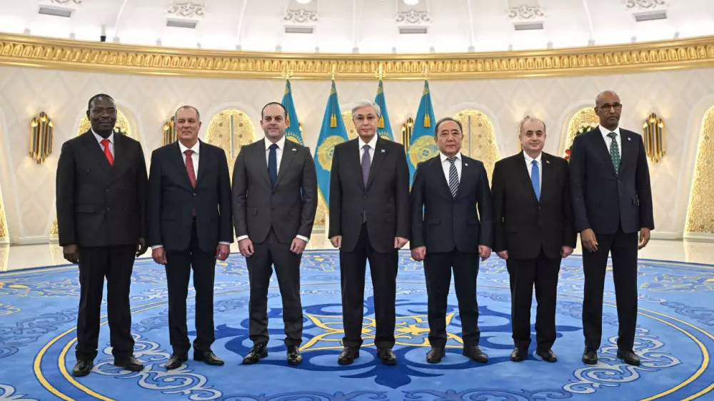 Новые послы начали работу в Казахстане: Токаев принял верительные грамоты