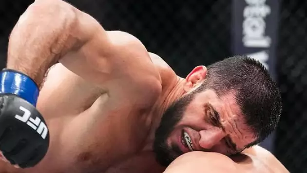 Махачев ответил на вызов Рахмонова и назвал главное условие для боя