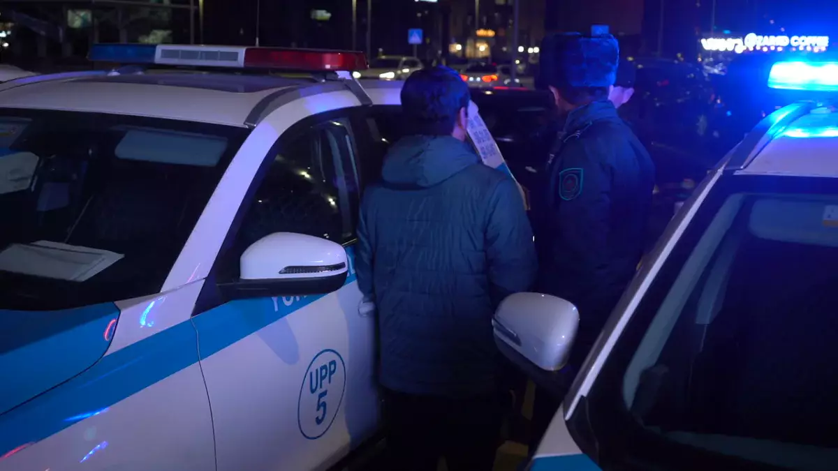 В Атырау отцы вместе с полицией вышли на ночные рейды