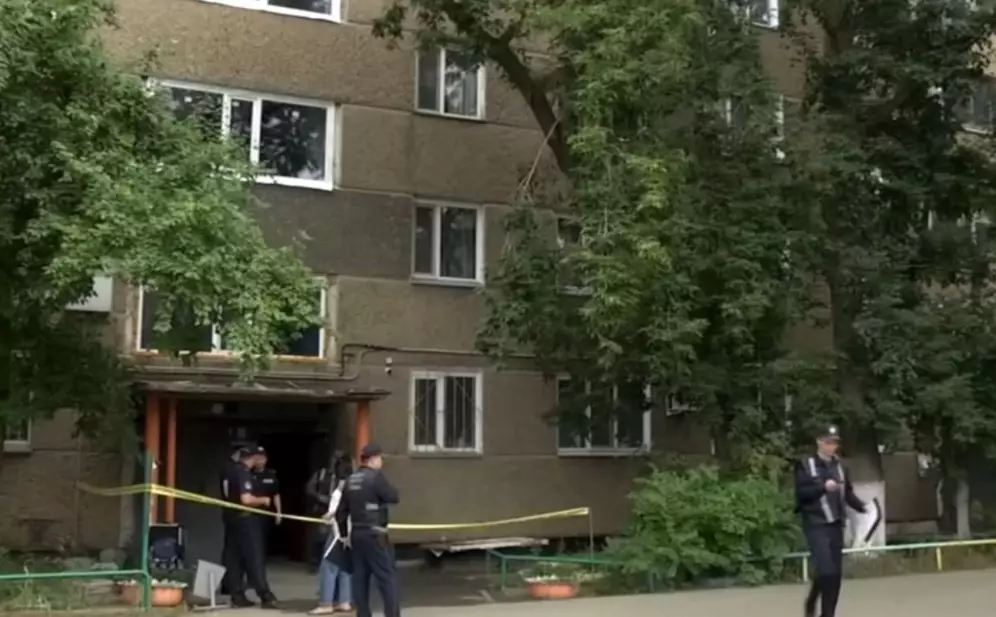 Балаларын терезеден лақтырып жіберген қазақстандық қылмыстық жауапкершіліктен босатылды