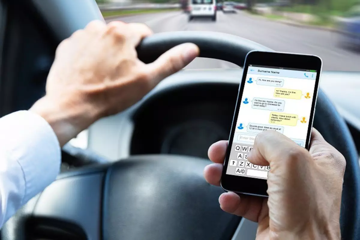 Не отвлекаться на смартфон: важное обращение «КазАвтоЖол» к таксистам