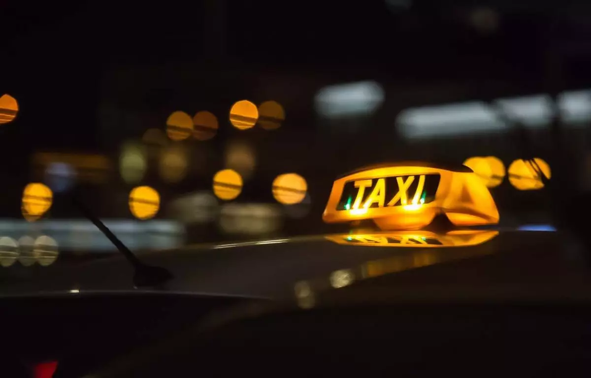 “КазАвтоЖол” обратился к перевозчикам и водителям такси