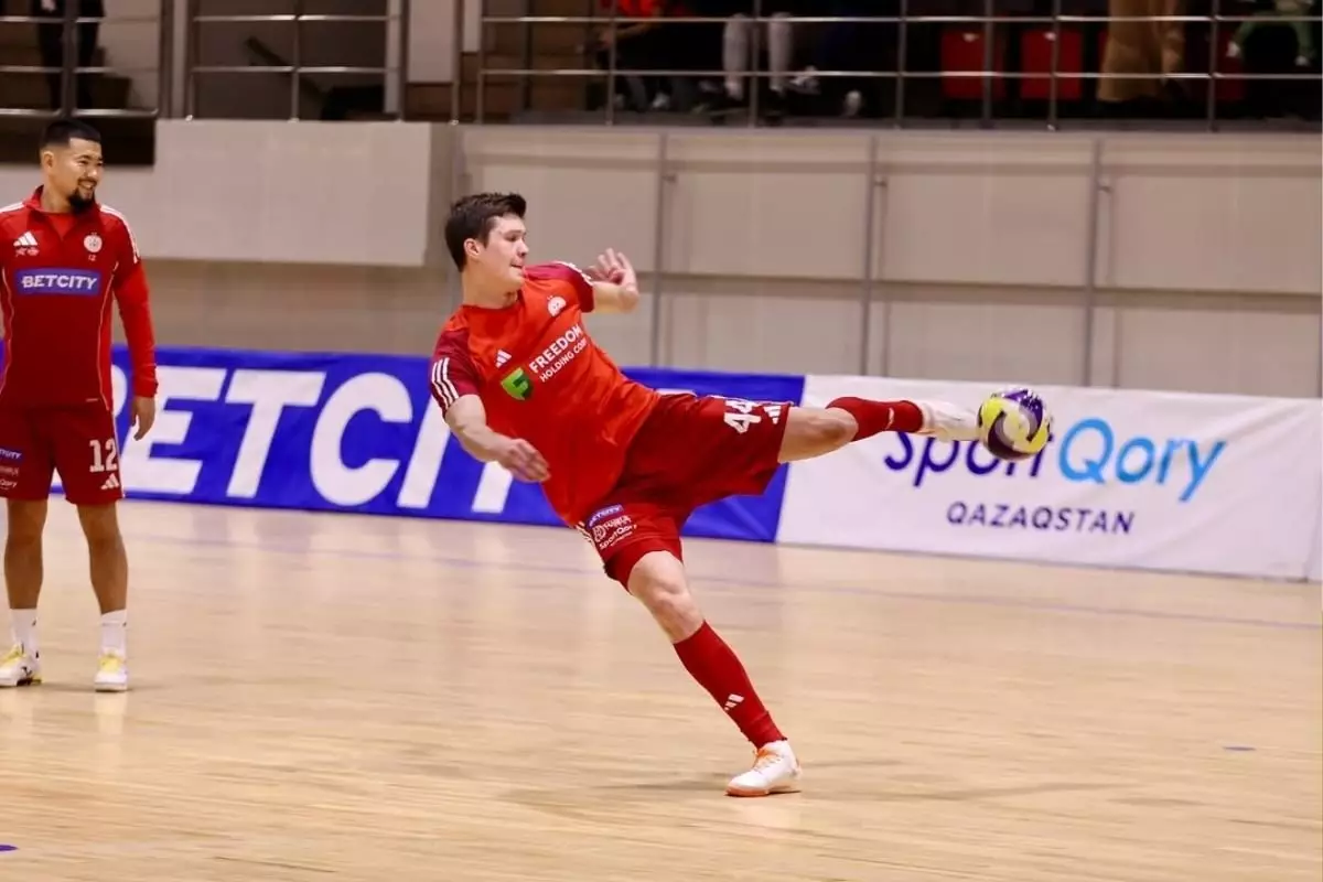 «Кайрат» прилетел в Брюссель на матч Лиги Чемпионов