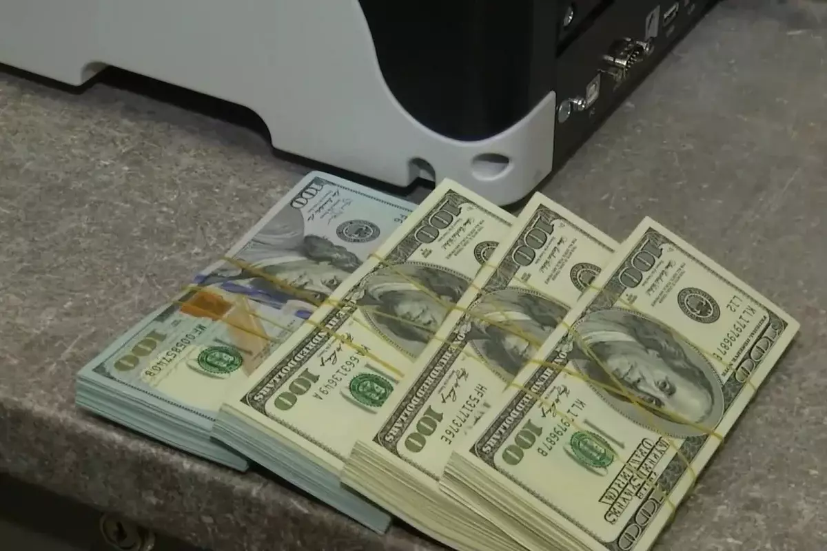 Легкий старт: что происходит с долларом в Казахстане