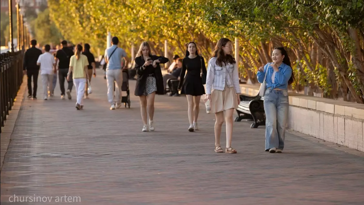 Қазақстанда ЛГБТ насихатына тыйым туралы заң не дейді? Депутат түсіндірді