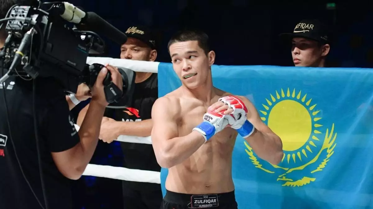 Алмабаев нацелился на пояс: казахстанец хочет встать на замену на UFC 323