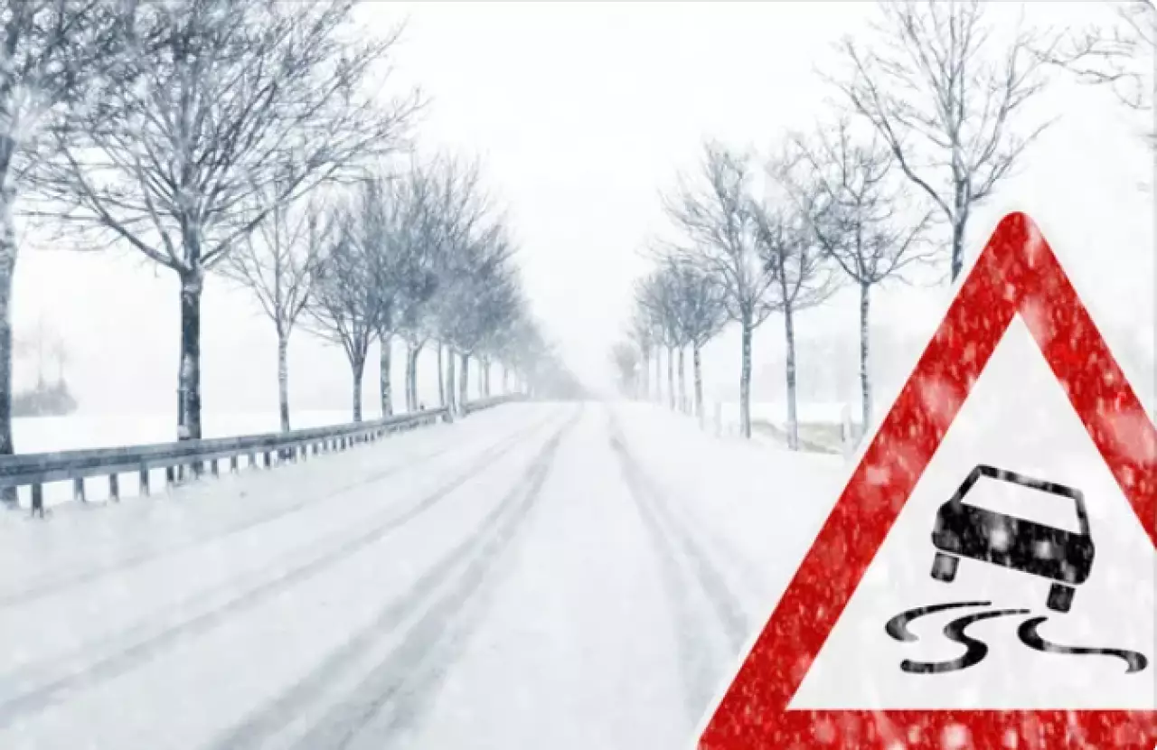 Из-за непогоды закрыли два участка автодорог в ВКО