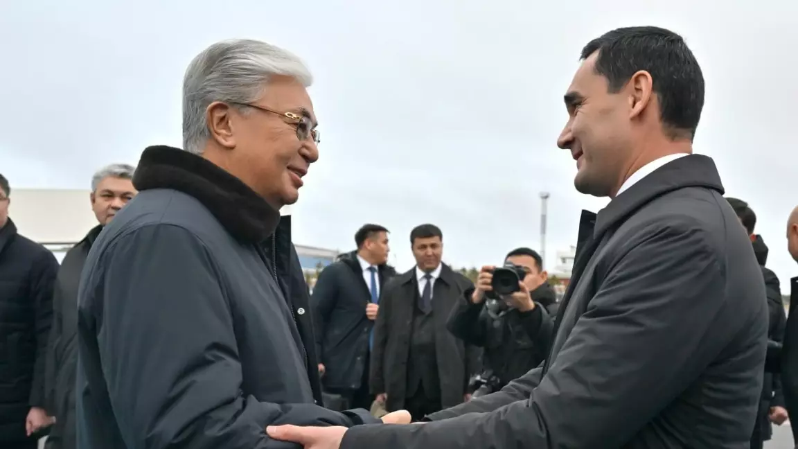 Тоқаев Түрікменстан президентін қарсы алды