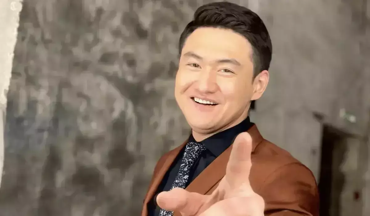 «Тырысып қалдым»: Төреғали Төреәлі сахнада термесін орындамай қойды (ВИДЕО)