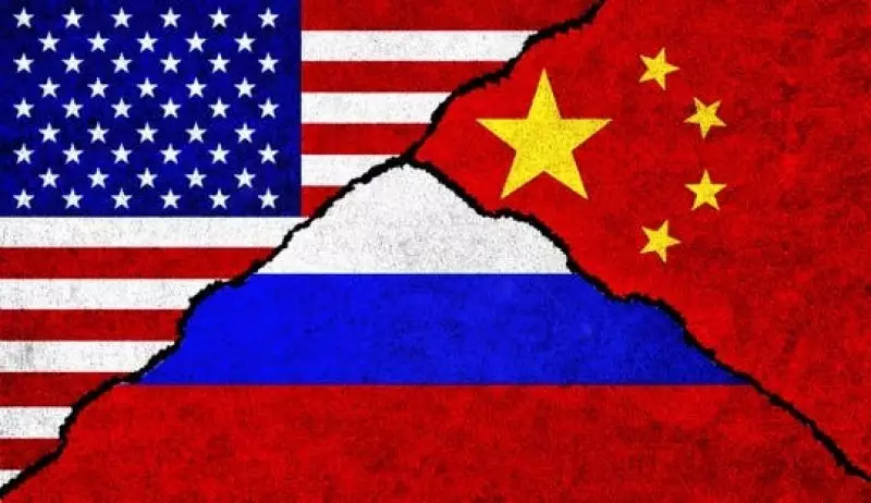 Конфликты России и Китая с Западом влияют на политику Казахстана — политолог