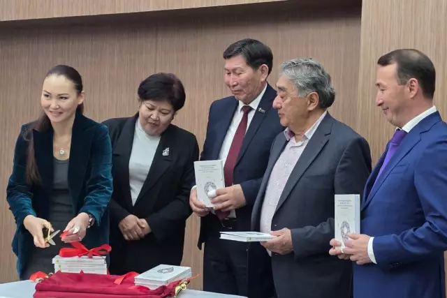 «Мемлекеттік тіл мәселелері»: Алматыда қазақ тілінің мәртебесін арттыру мәселелері конференцияда қаралды