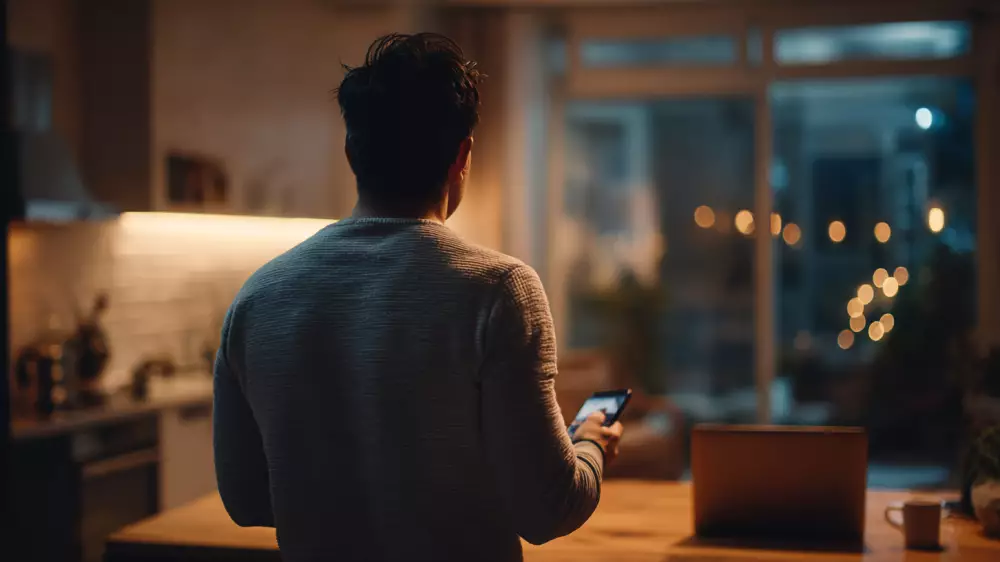 Казахстанец заплатит за видео в WhatsApp 650 тысяч тенге