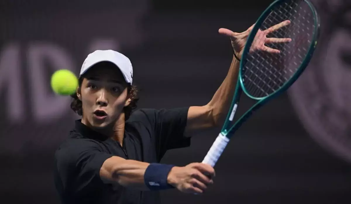 18-летний казахстанский теннисист впервые выиграл турнир на взрослом уровне