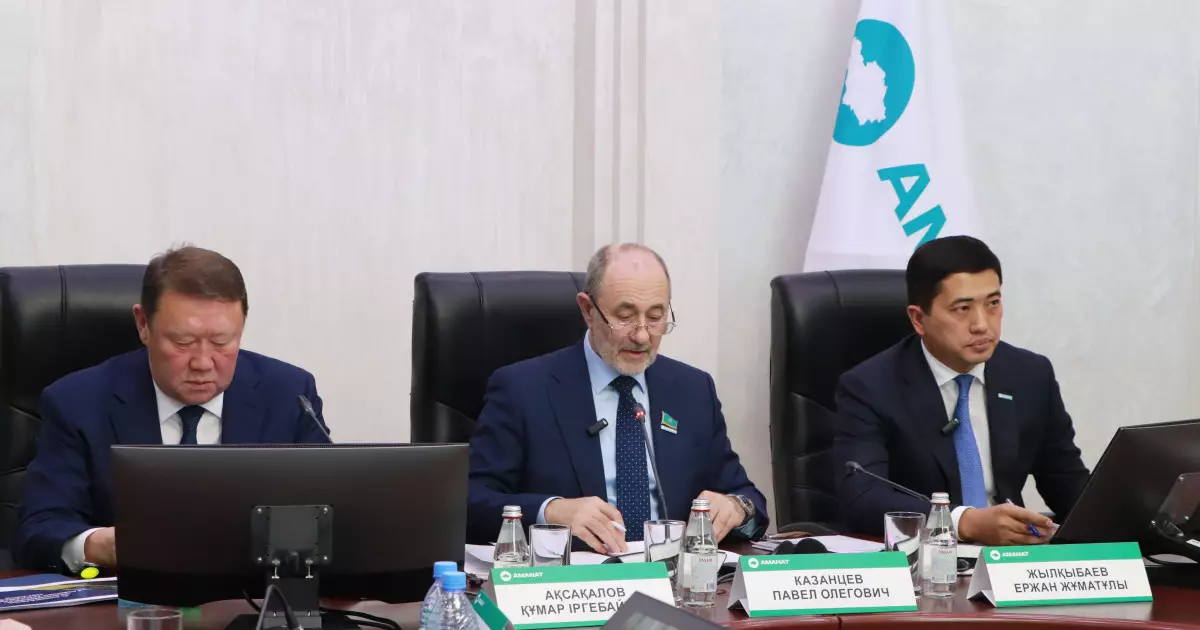   «AMANAT» партиясы Қостанайда орындалмаған уәделер үшін бірқатар шенеунікке сөгіс жариялады   