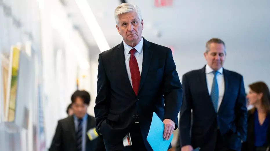 Член Федрезерва Уоллер заявил, что соответствует критериям для руководства центробанком, после встречи с Бессентом.