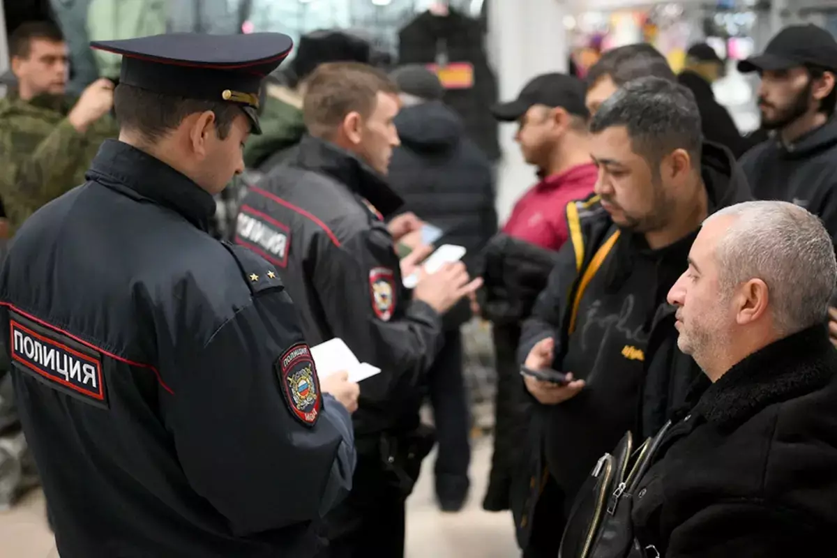 Нелегалы под угрозой: правительство РФ повышает штрафы за пересечение границы - новости на Lada.kz 24.11.2025