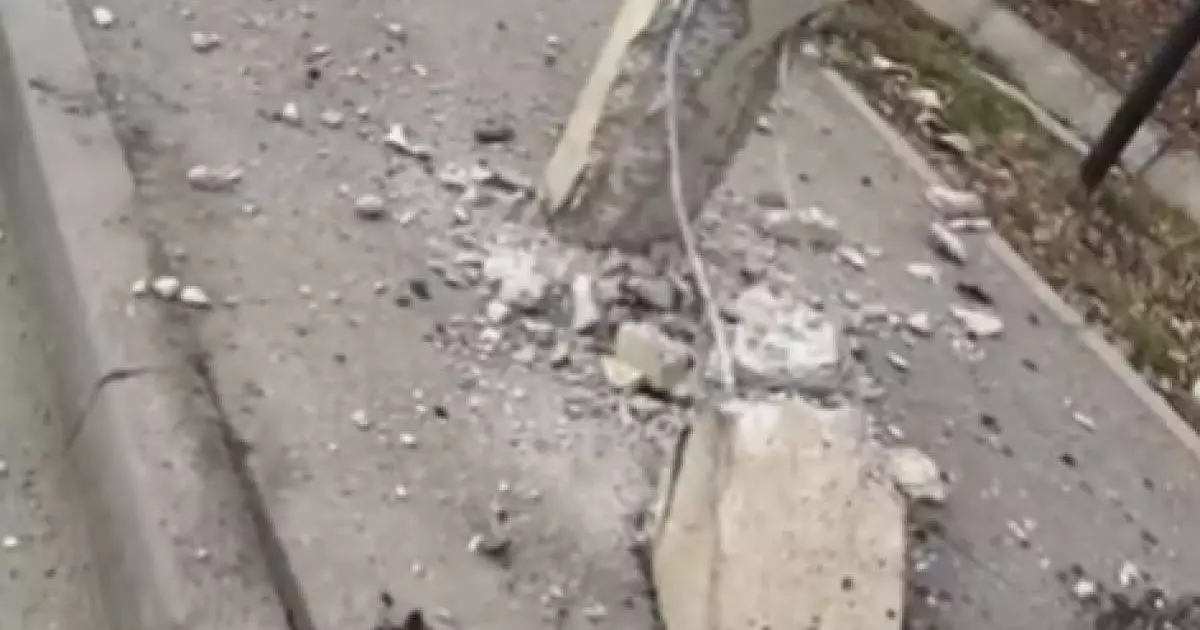  Талдықорғанда әйел жүргізуші электр бағанына соғылды (ВИДЕО) 