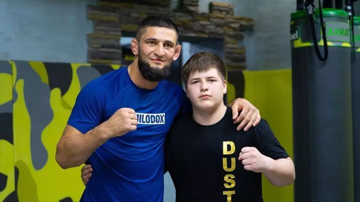 Хамзат Чимаев поздравил сына Кадырова