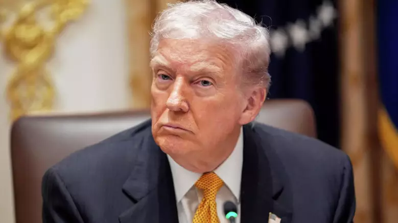 Трамп Украинадағы қақтығысты тікелей қаржыландыруды тоқтатты – Ақ үй