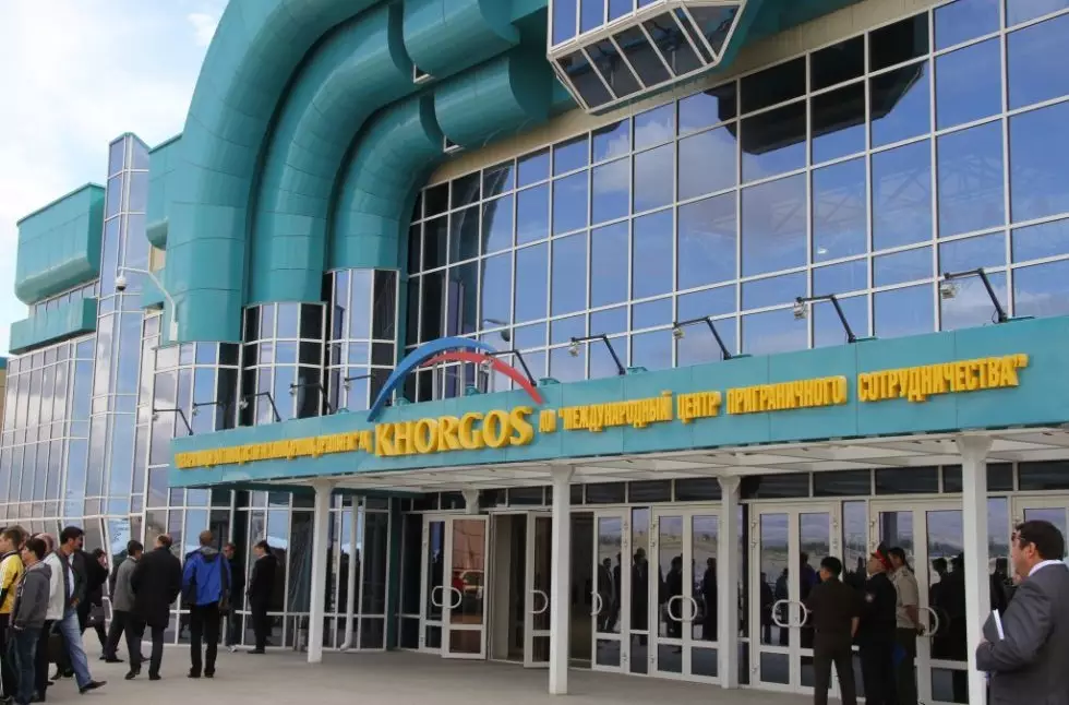 Пять крупных трансграничных хабов создают в Казахстане