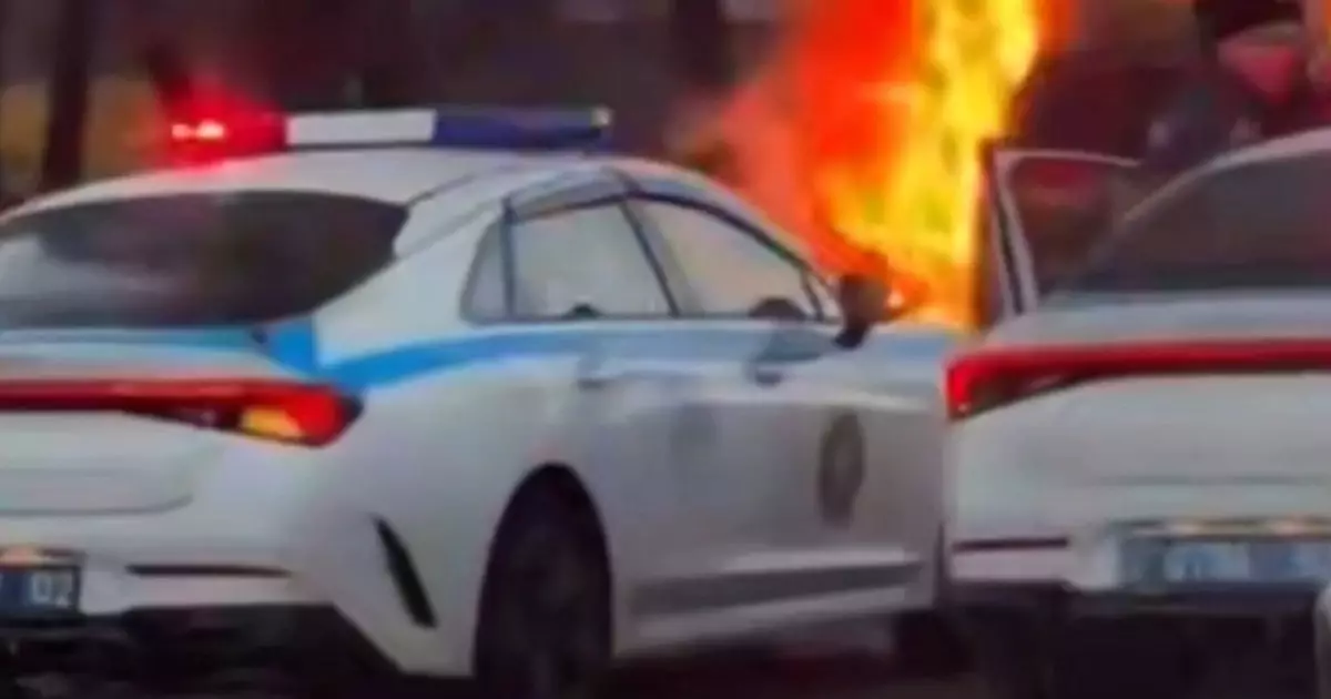  Алматыда үш көлік соқтығысып, біреуі өртенді 